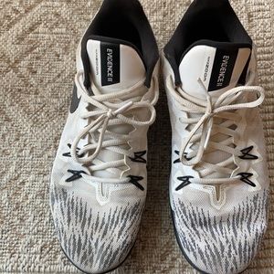 Used men’s Nike basketball shoes. Size 9.5